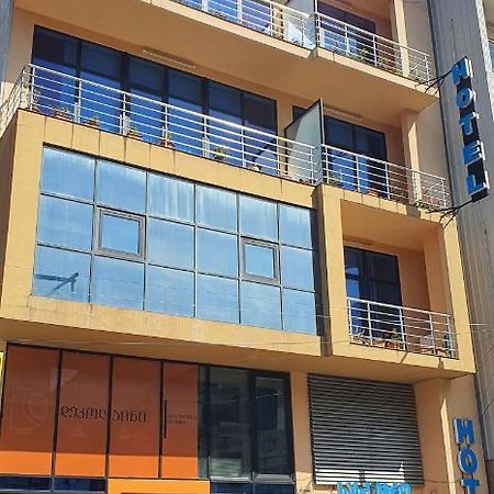 Blossom Hotel Batumi Bagian luar foto