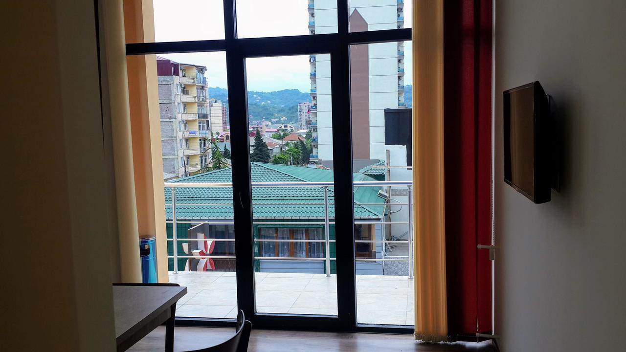 Blossom Hotel Batumi Bagian luar foto