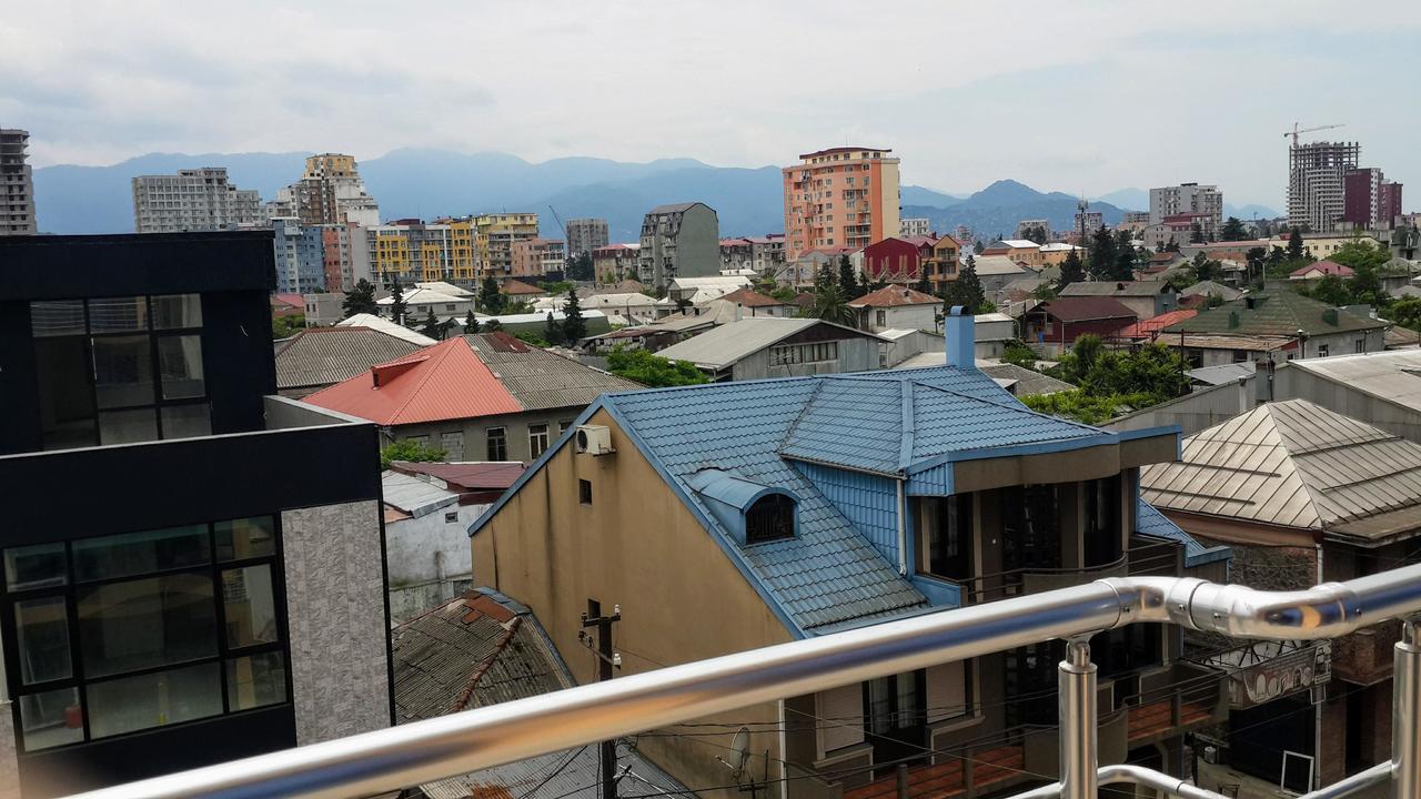 Blossom Hotel Batumi Bagian luar foto