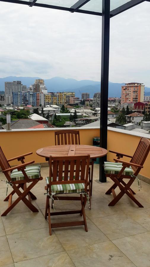Blossom Hotel Batumi Bagian luar foto