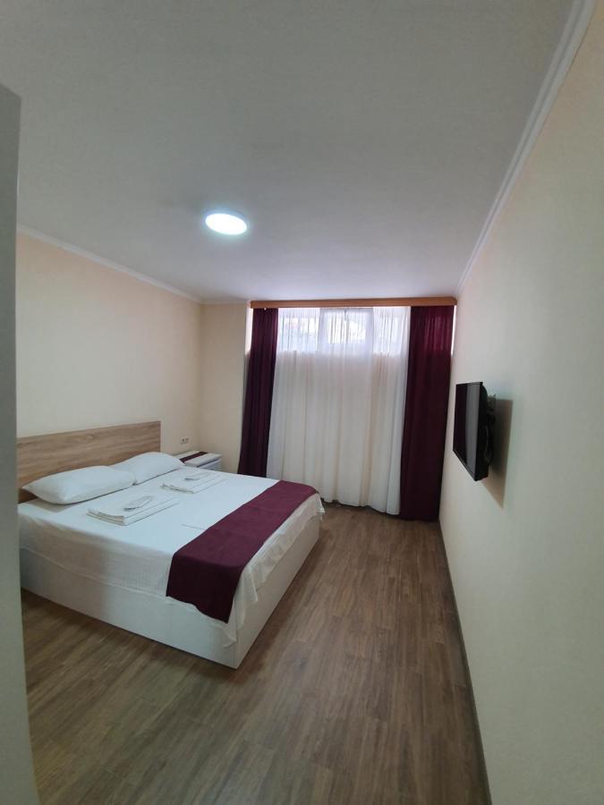 Blossom Hotel Batumi Bagian luar foto
