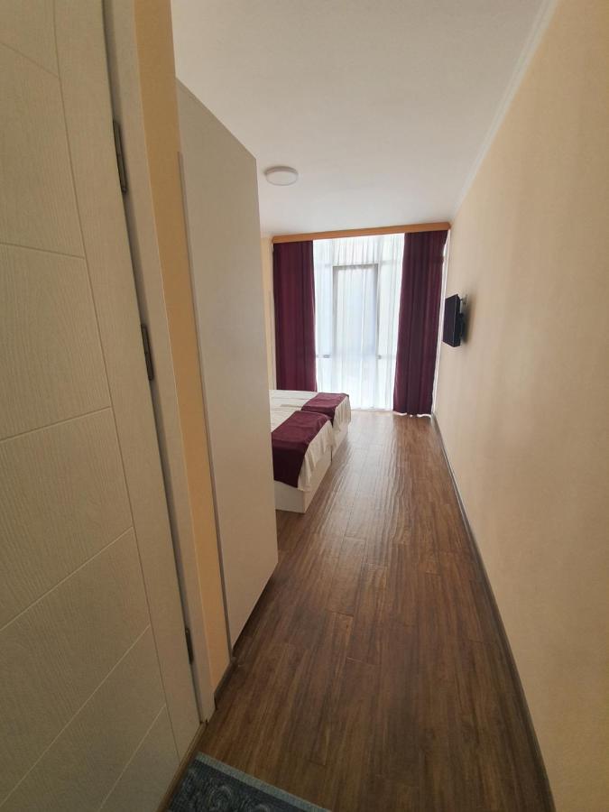 Blossom Hotel Batumi Bagian luar foto
