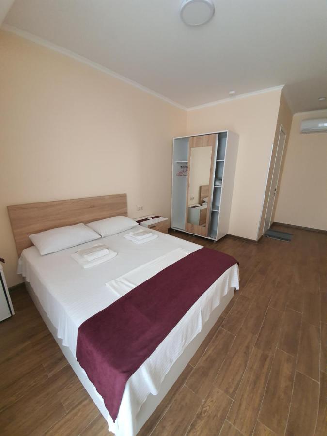 Blossom Hotel Batumi Bagian luar foto