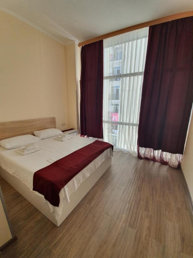 Blossom Hotel Batumi Bagian luar foto