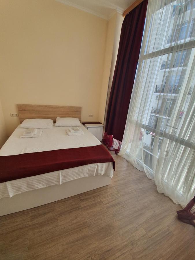 Blossom Hotel Batumi Bagian luar foto