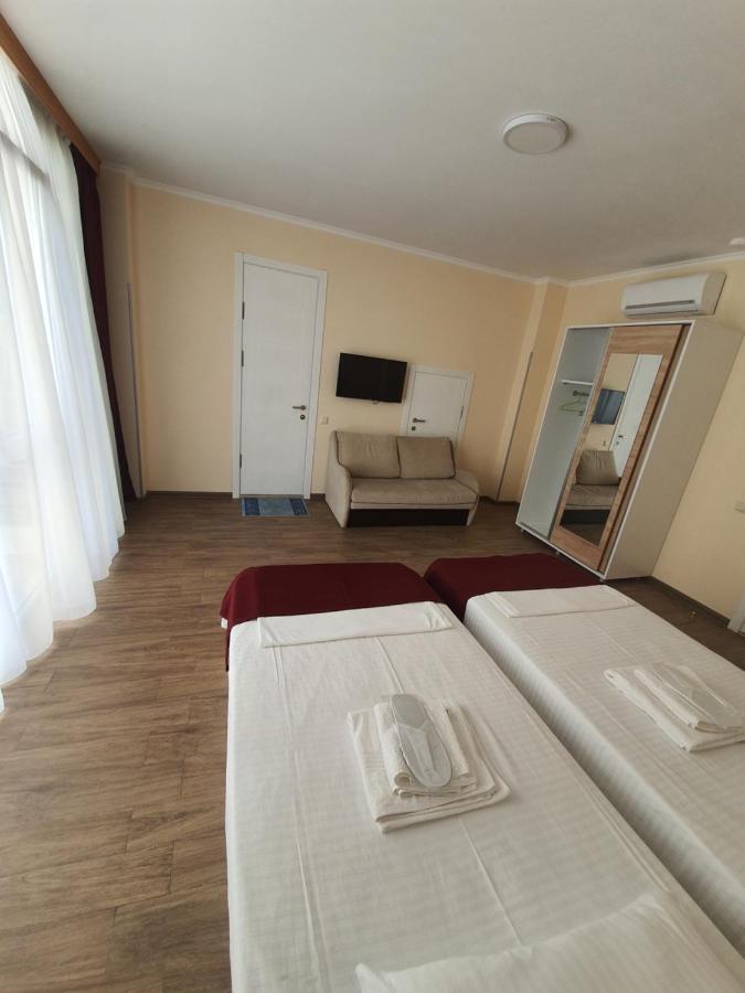 Blossom Hotel Batumi Bagian luar foto
