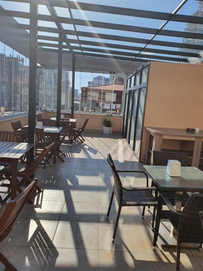 Blossom Hotel Batumi Bagian luar foto