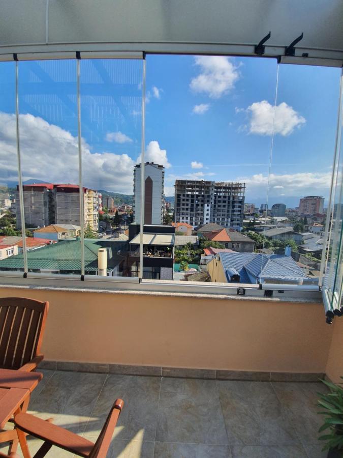 Blossom Hotel Batumi Bagian luar foto