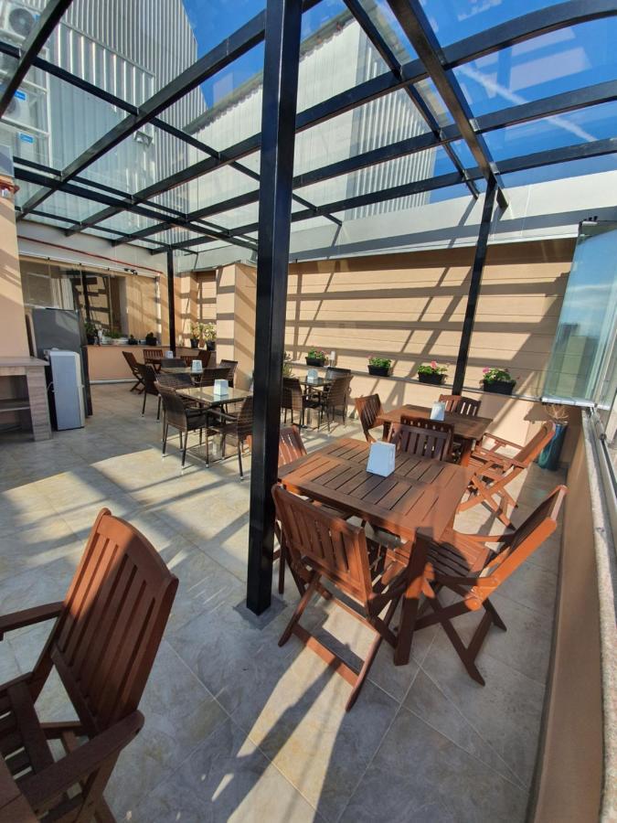 Blossom Hotel Batumi Bagian luar foto