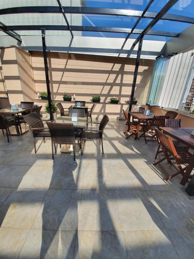 Blossom Hotel Batumi Bagian luar foto